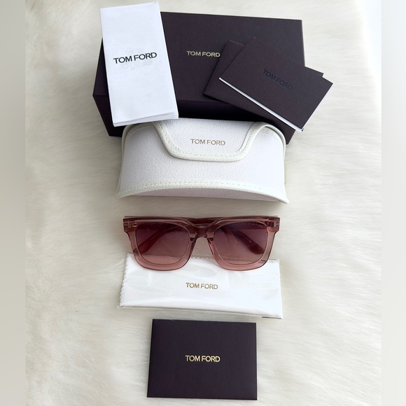 ✨New TOM FORD Leigh-02 52mm Square Gradient Sunglasses Pink TF1115